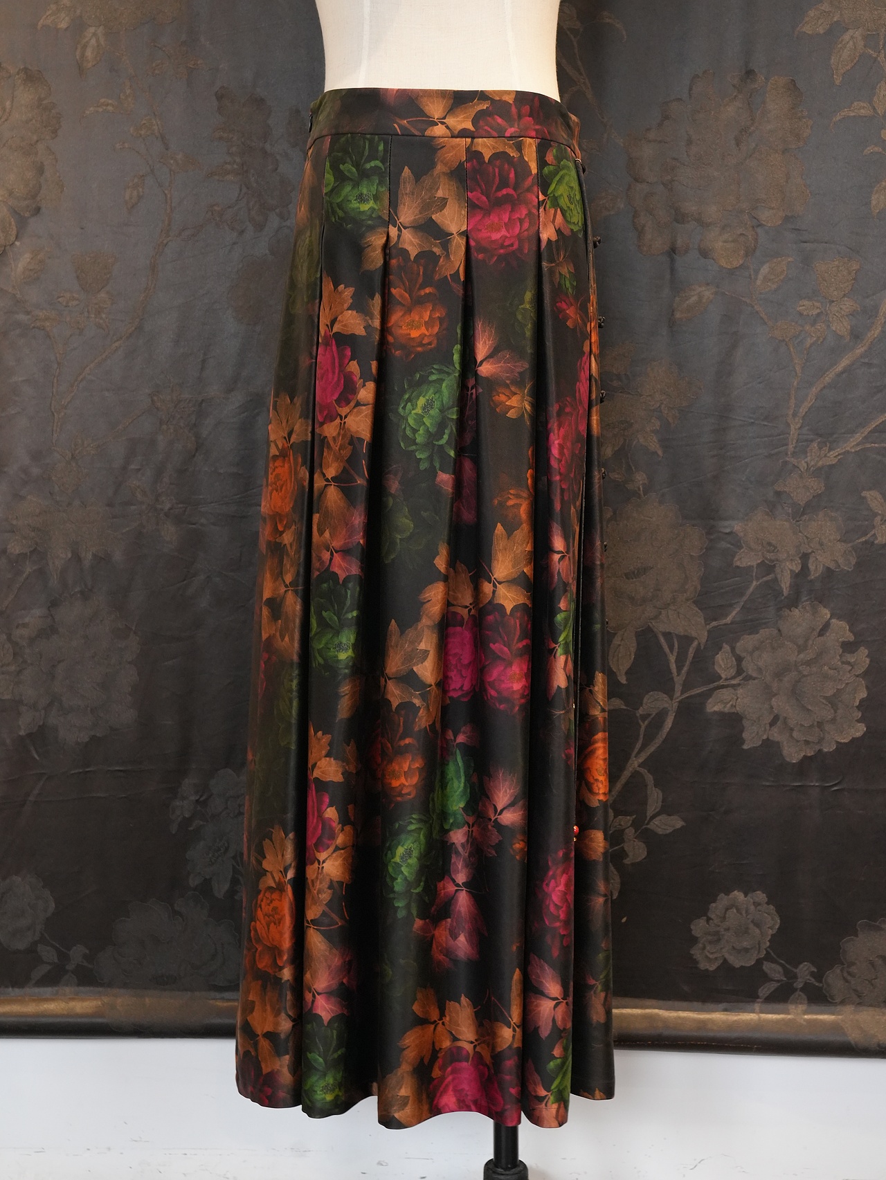 成衣 电商平台展示摄影图（图ZMzczNTYyOTYw） - 产品摄影 - 站酷设计师Z078045207原创素材 - 站酷ZCOOL