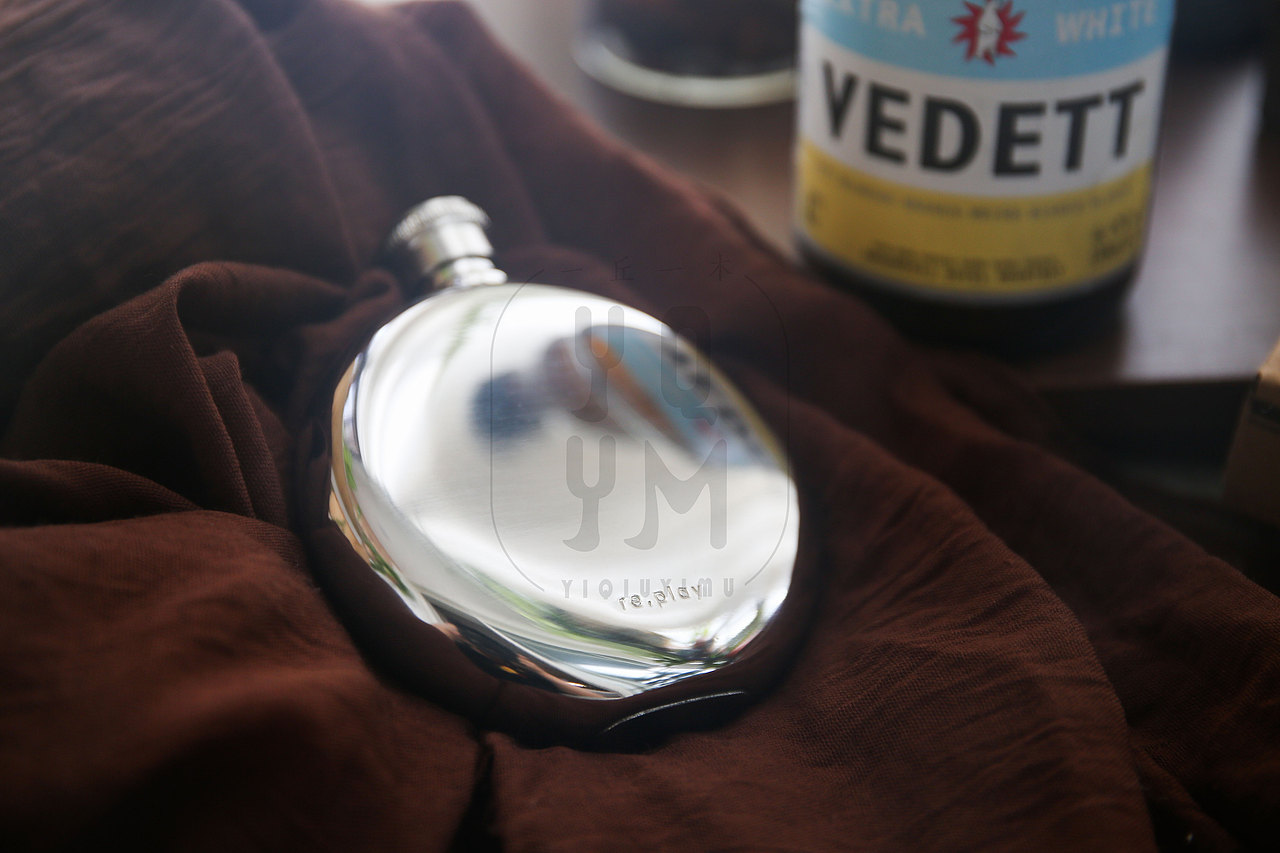 喝不喝酒,都需要有个装酒的容器|不锈钢酒壶摄影