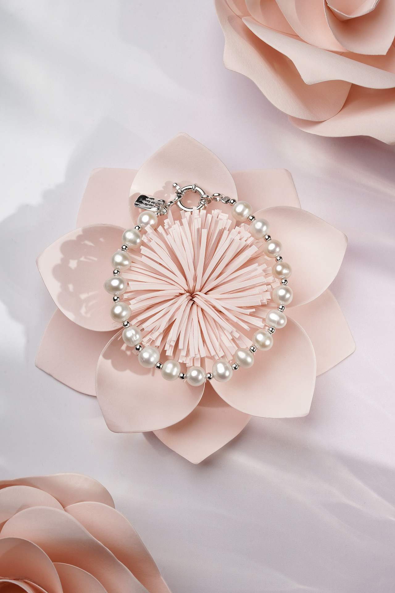 日常珠宝拍摄 |淡水珍珠手链 光影场景氛围图（图ZMzczNTg3NjMy） - 产品摄影 - 站酷设计师珠宝摄影师Ja原创素材 - 站酷ZCOOL