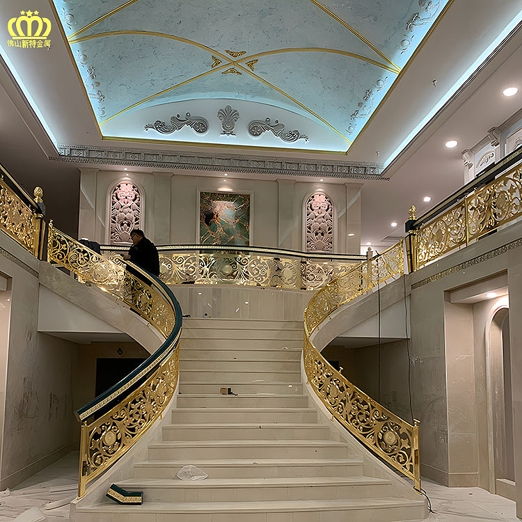 大型旋转铜楼梯扶手安装效果图