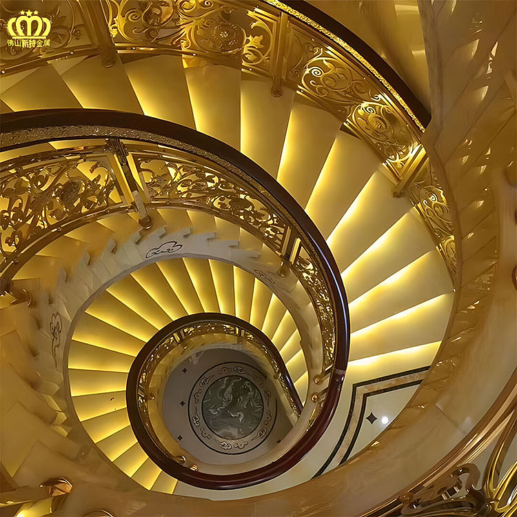 大型旋转铜楼梯扶手安装效果图