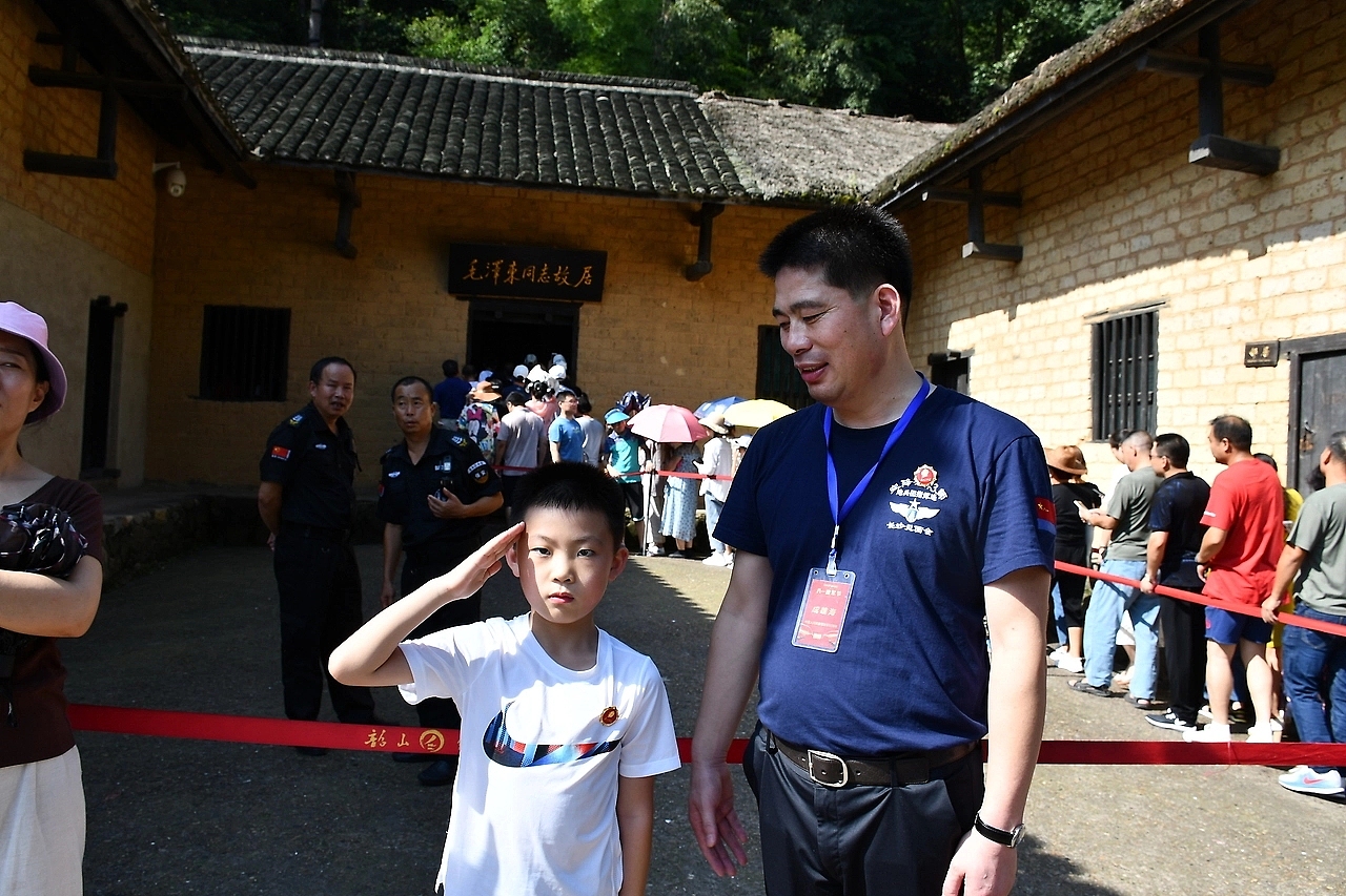 南昌金飞镖航空服务有限公司(初教六航空服务)图片库（图ZMzczNjgxMTQ0） - 人像摄影 - 站酷设计师CNN相册原创素材 - 站酷ZCOOL