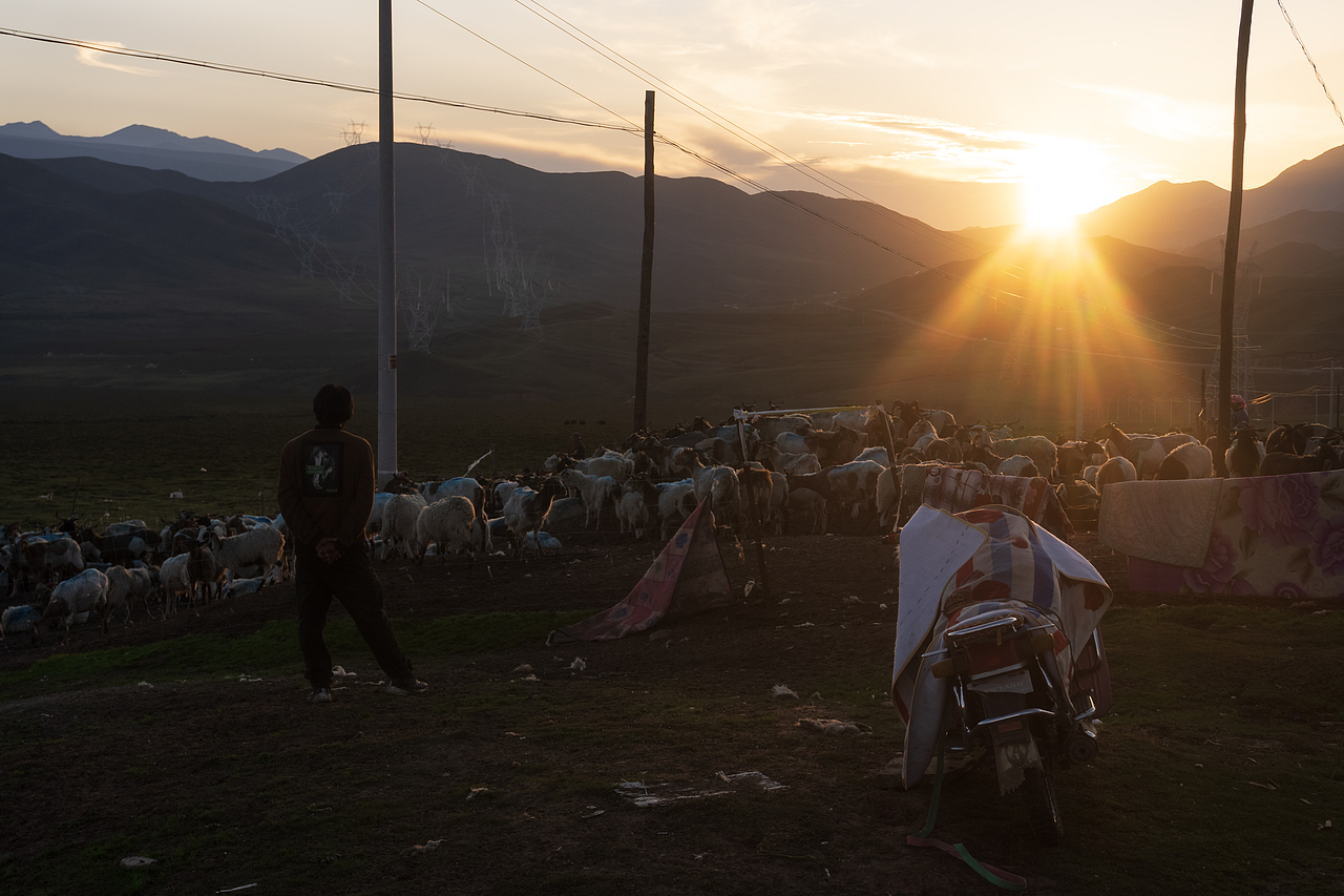 日落前的拉脊山（图ZMzczNzU2MjIw） - 风光摄影 - 站酷设计师乌鸦的麦田原创素材 - 站酷ZCOOL