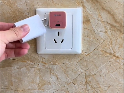 公牛插座产品垂直视频4