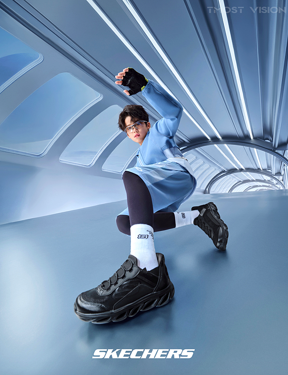 解锁爆款视觉!斯凯奇闪穿鞋形象大片!