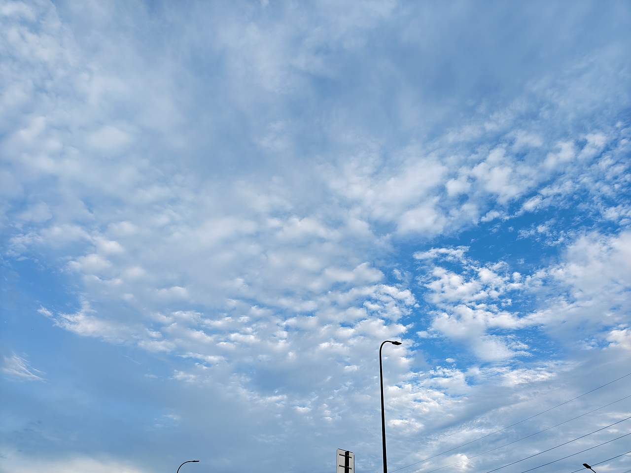 喜欢拍天空的人一定很温柔吧（图ZMzc0MjUxNTc2） - 风光摄影 - 站酷设计师angelslove原创素材 - 站酷ZCOOL