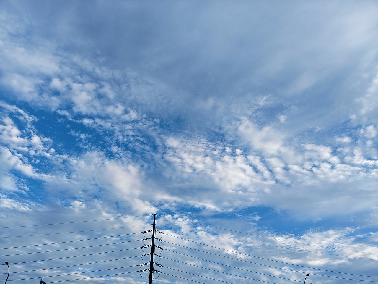 喜欢拍天空的人一定很温柔吧（图ZMzc0MjUxNTgw） - 风光摄影 - 站酷设计师angelslove原创素材 - 站酷ZCOOL