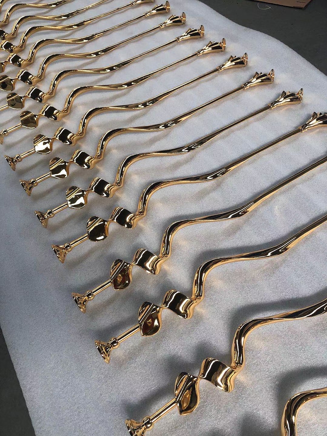 新中式别墅轻奢楼梯立柱玻璃立柱