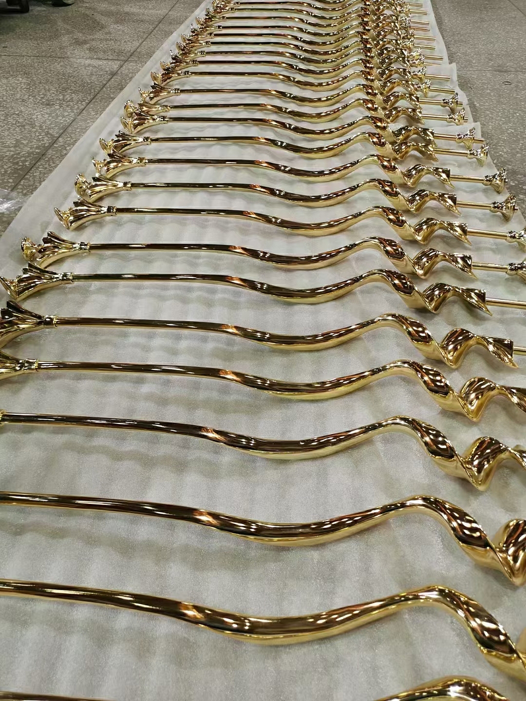 新中式别墅轻奢楼梯立柱玻璃立柱