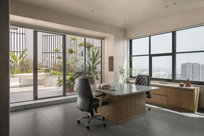 办公室装修设计:以柔和和朴实的色调向侘寂调色板致敬