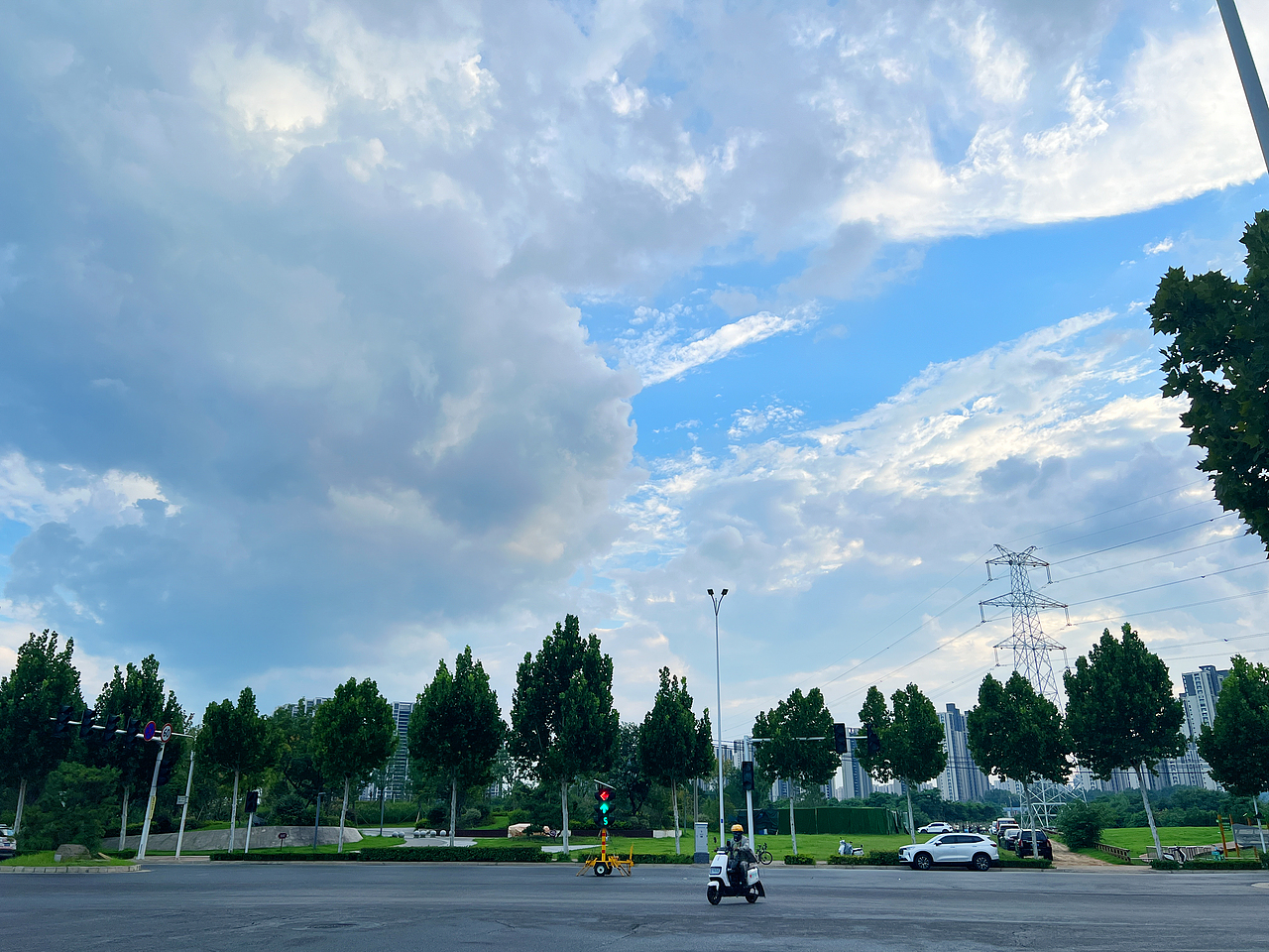 蓝天白云背景图,公路背景