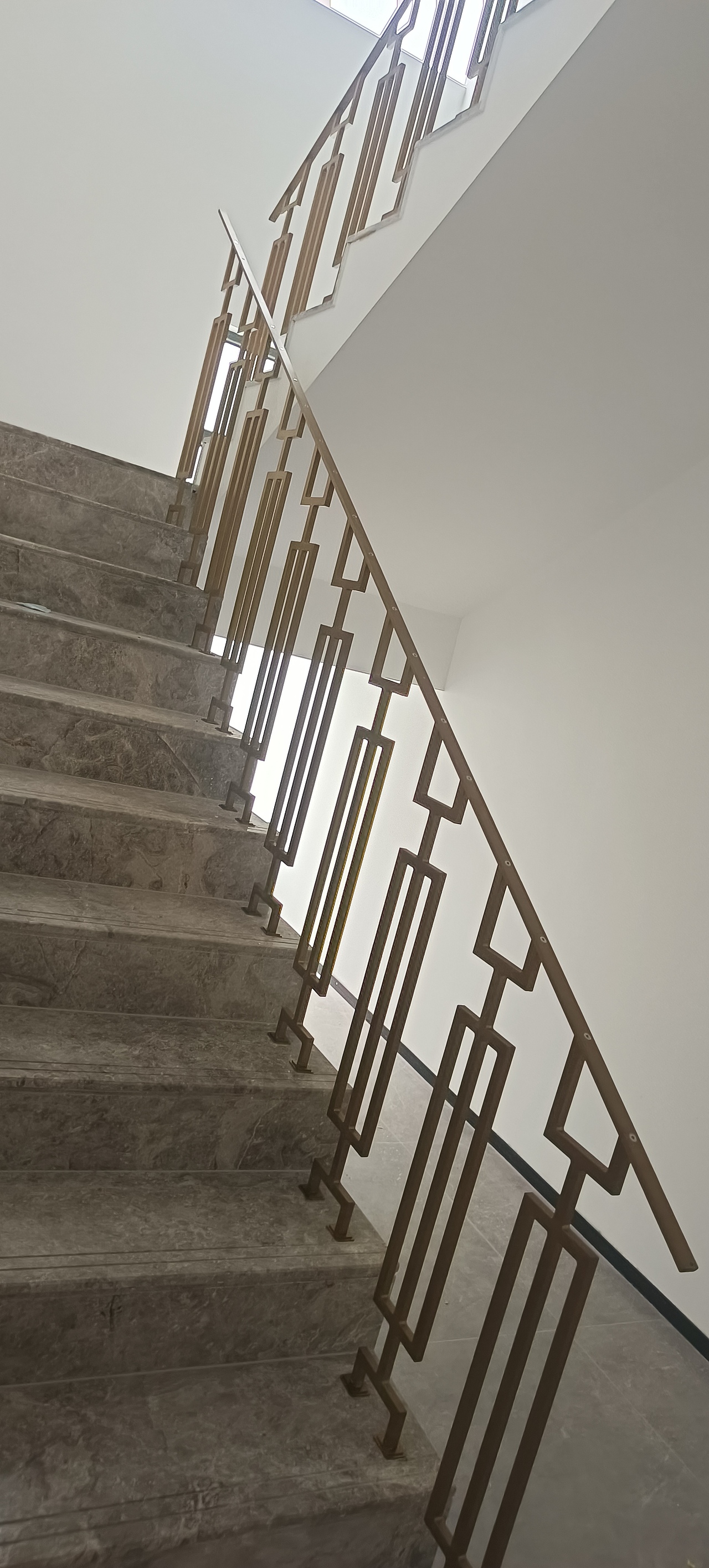 广东汕头中式仿铜楼梯立柱