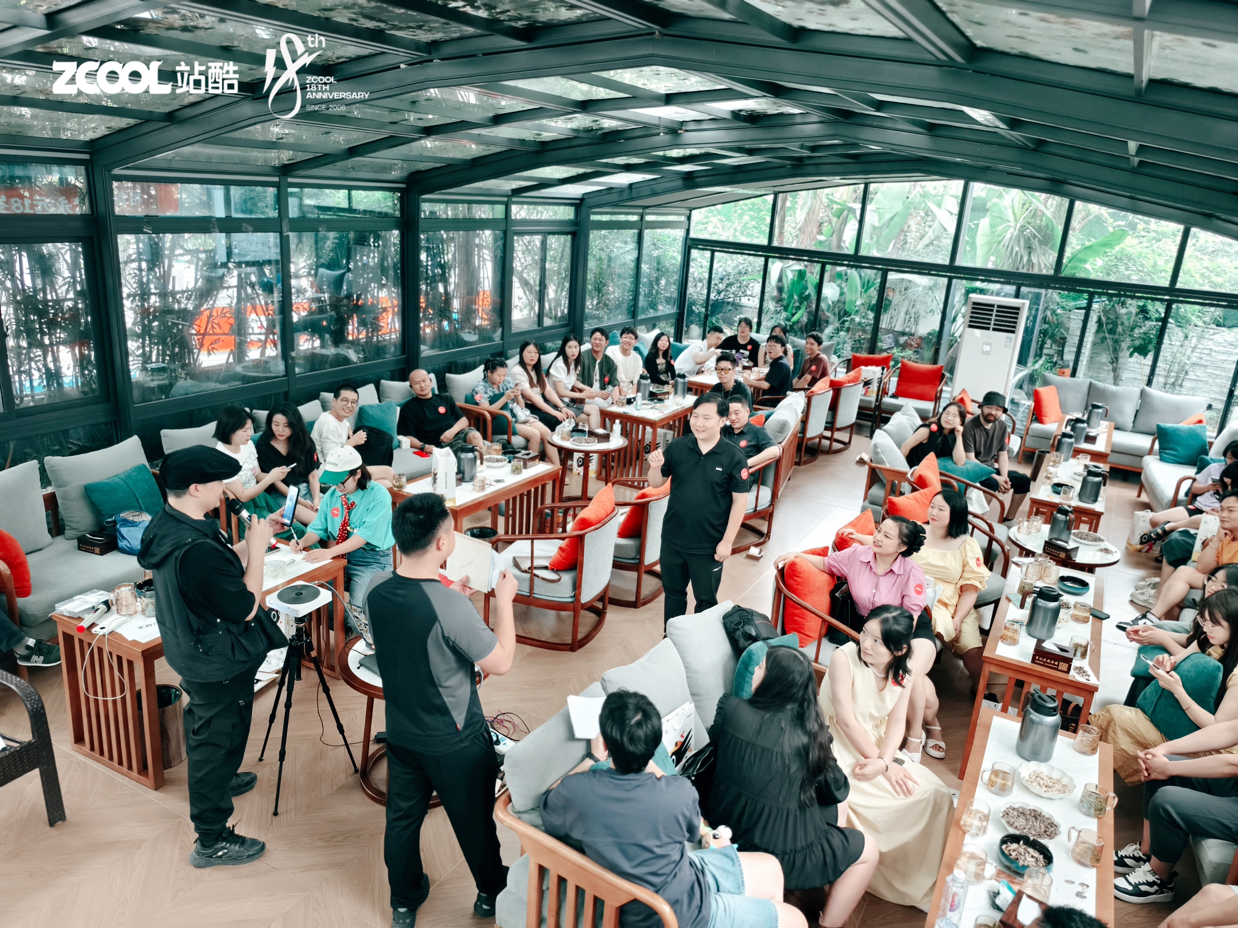 忘了拍集体照，这张将就用了哈