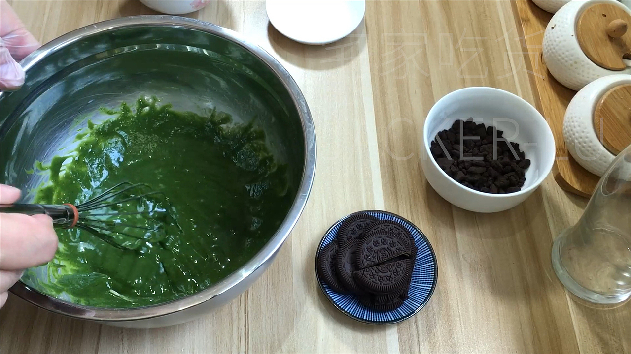 抹茶奥利奥麦芬，浓郁抹茶，香脆奥利奥，独特口感。