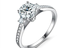 珠宝白底精修外发