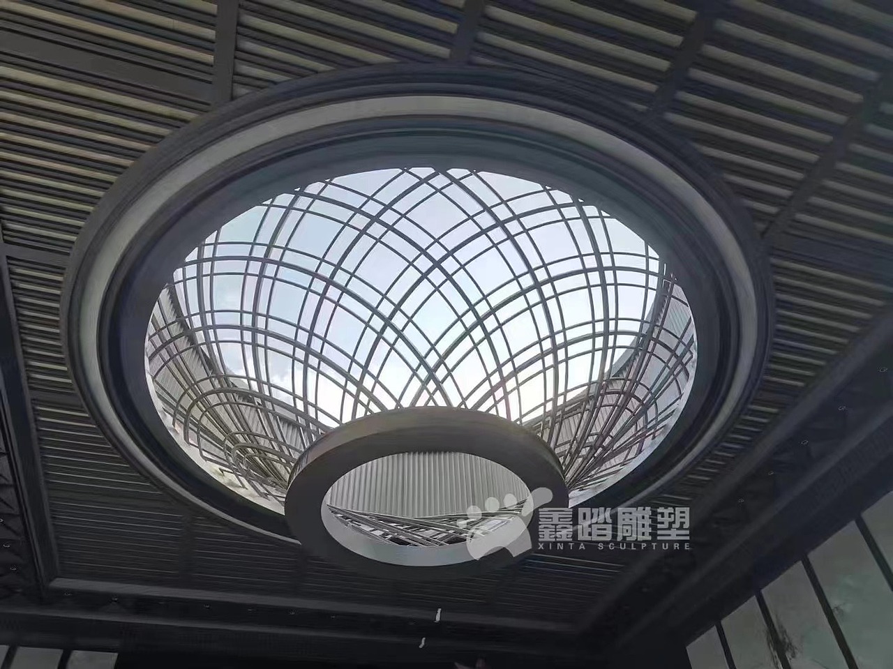 售楼部天花吊顶装饰 灯罩造型雕塑 不锈钢天花吊篮装饰