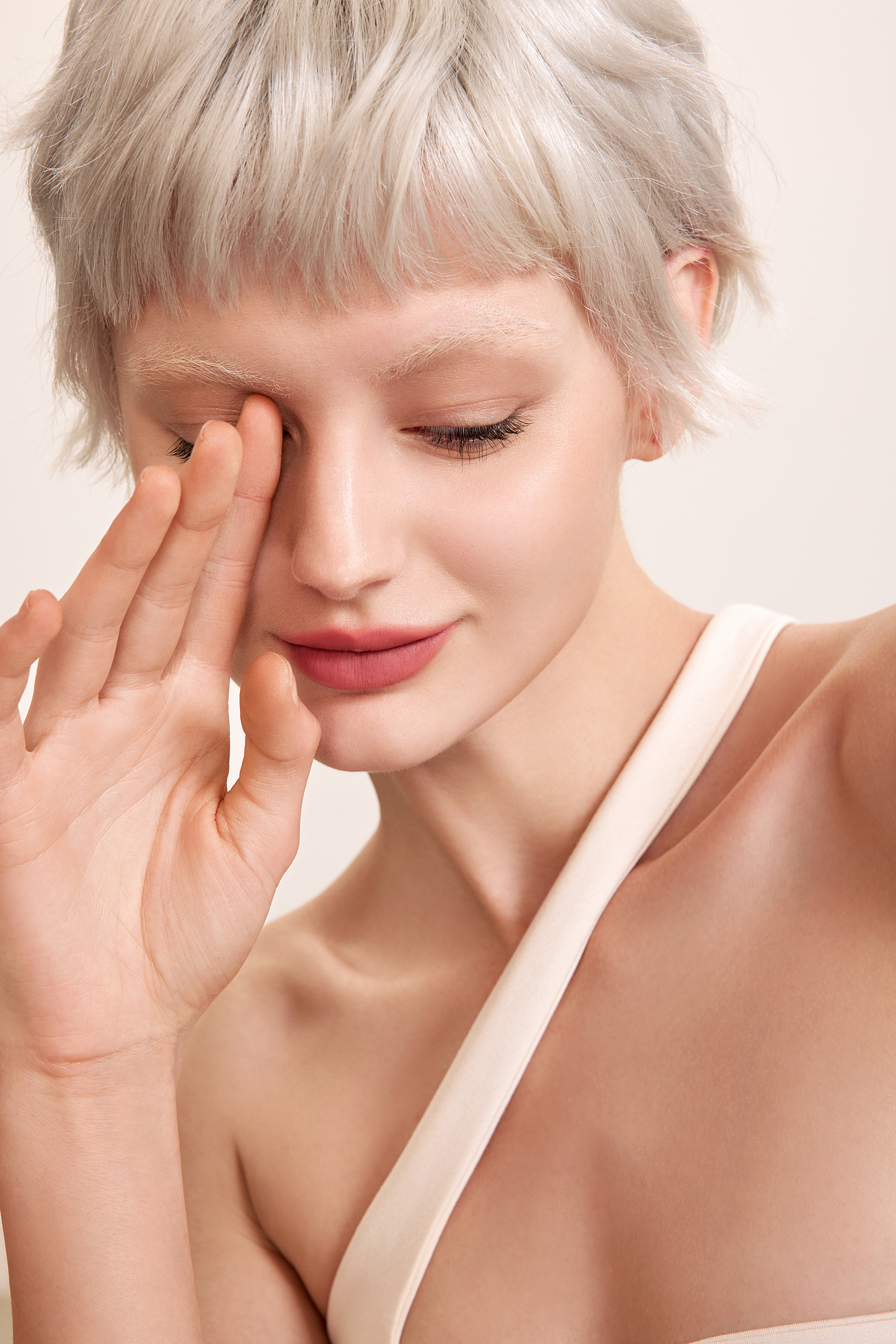 into you海外市场21年模特图