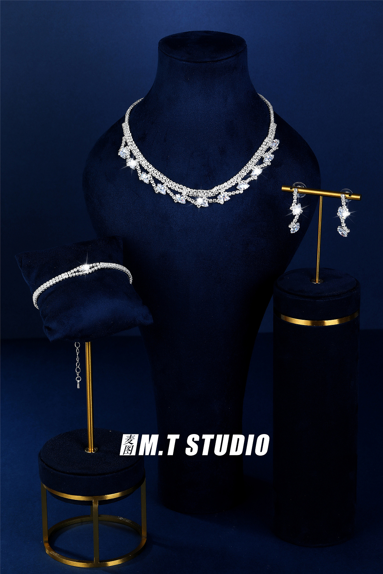 珠宝首饰希音Temu外贸跨境电商饰品拍摄皇冠结婚项链