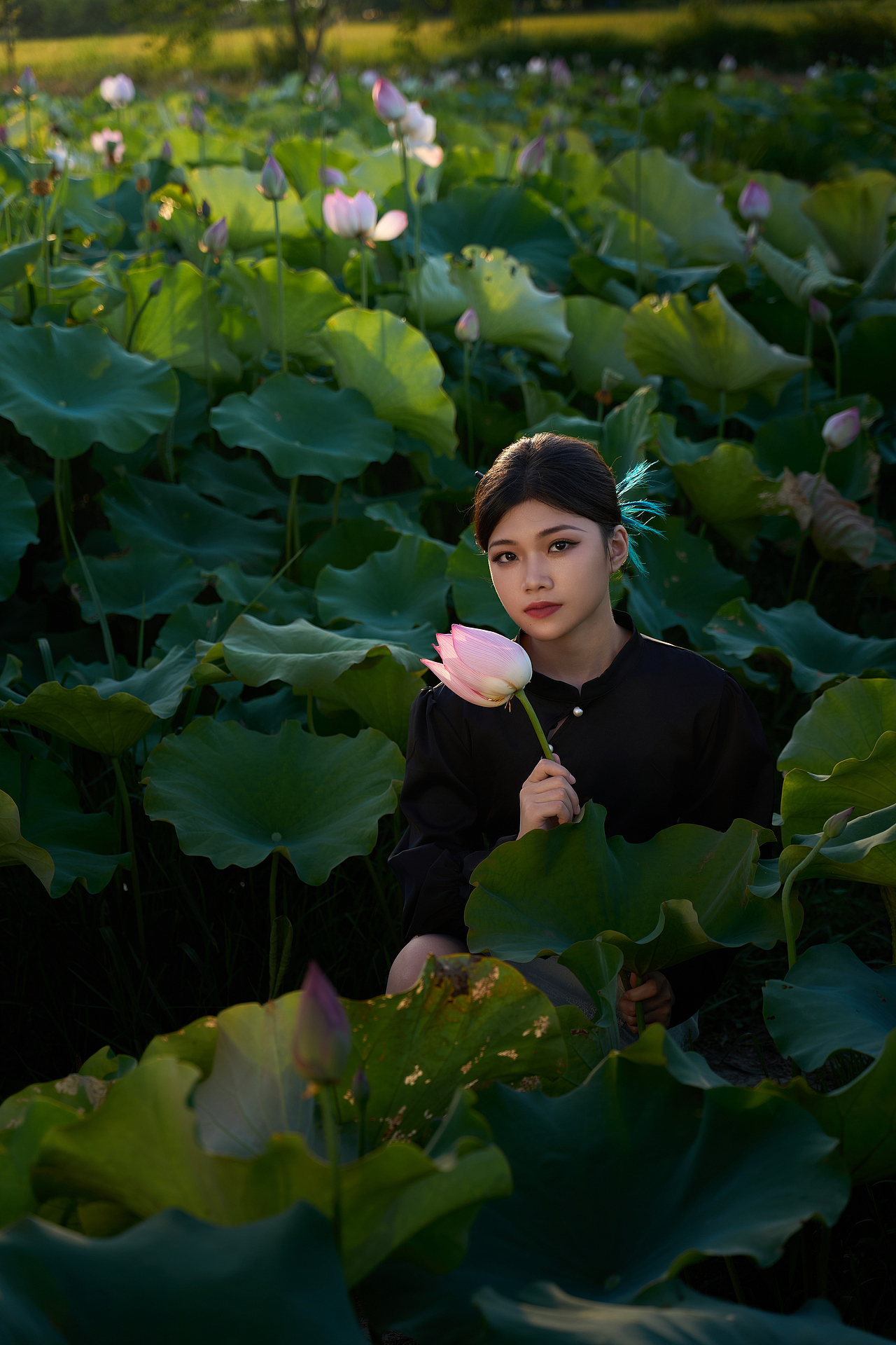 荷花新中式（图ZMzc1MDI1MjU2） - 人像摄影 - 站酷设计师摄影师陈皓原创素材 - 站酷ZCOOL