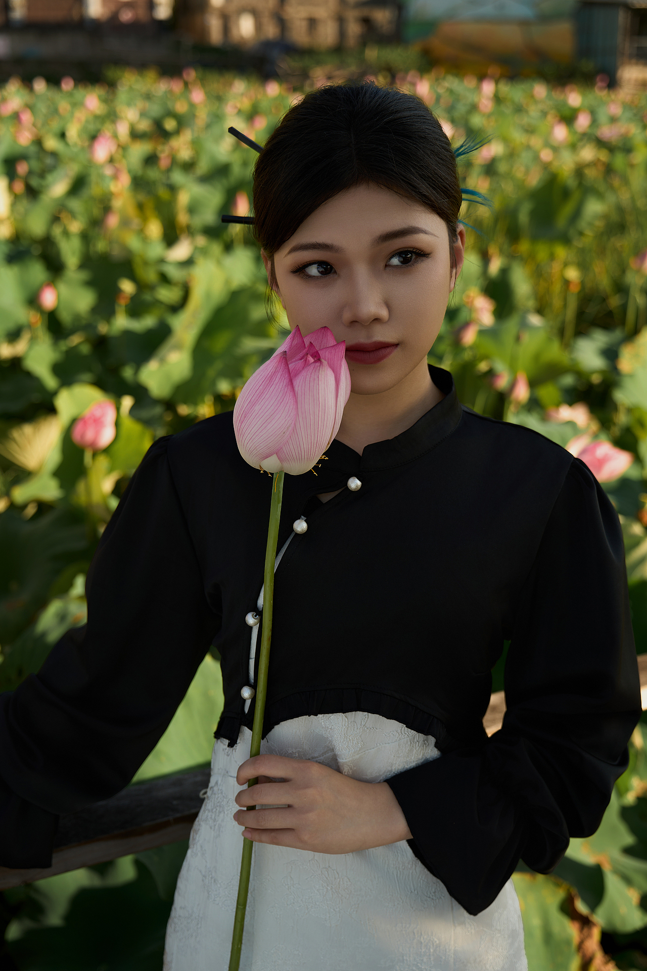 荷花新中式（图ZMzc1MDI1Mjc2） - 人像摄影 - 站酷设计师摄影师陈皓原创素材 - 站酷ZCOOL