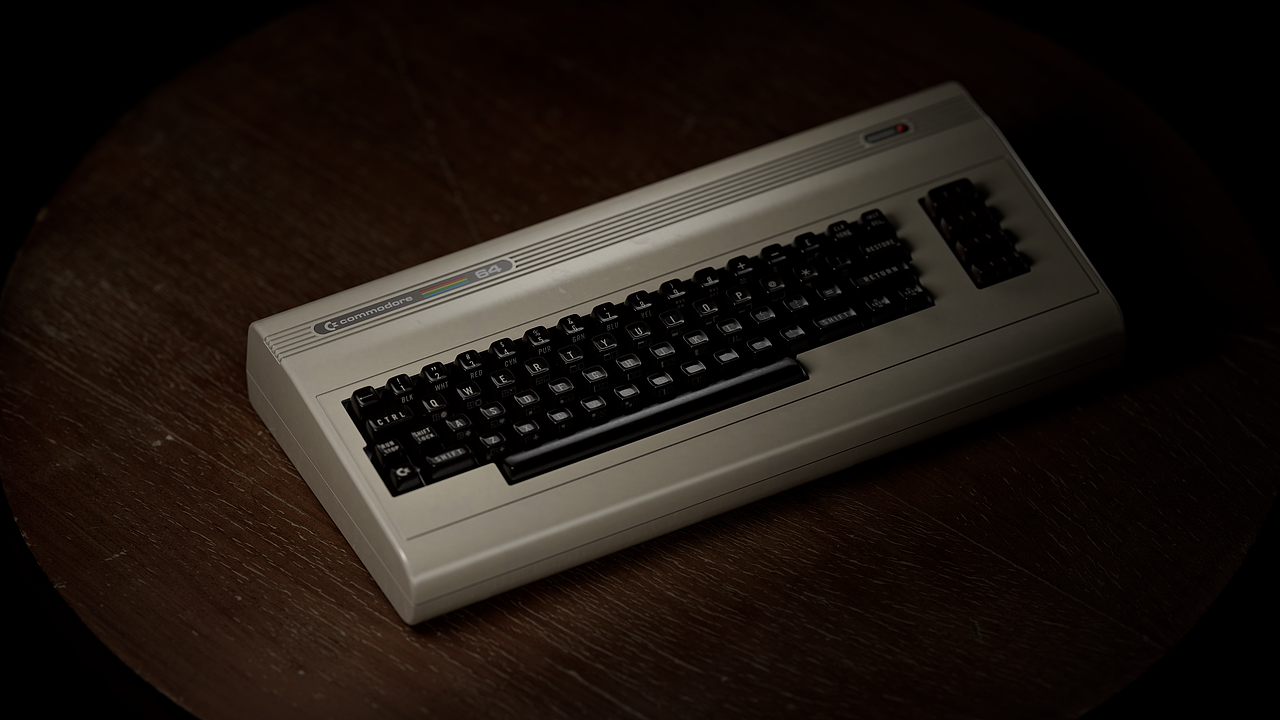 复古键盘渲染 | Commodore 64 and IBM Model M