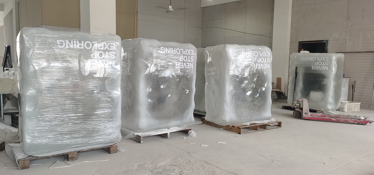 北面冬季橱窗展览-透明树脂冰块（图ZMzc1MDk0OTU2） - 其他工业/产品 - 站酷设计师橱窗视觉原创素材 - 站酷ZCOOL