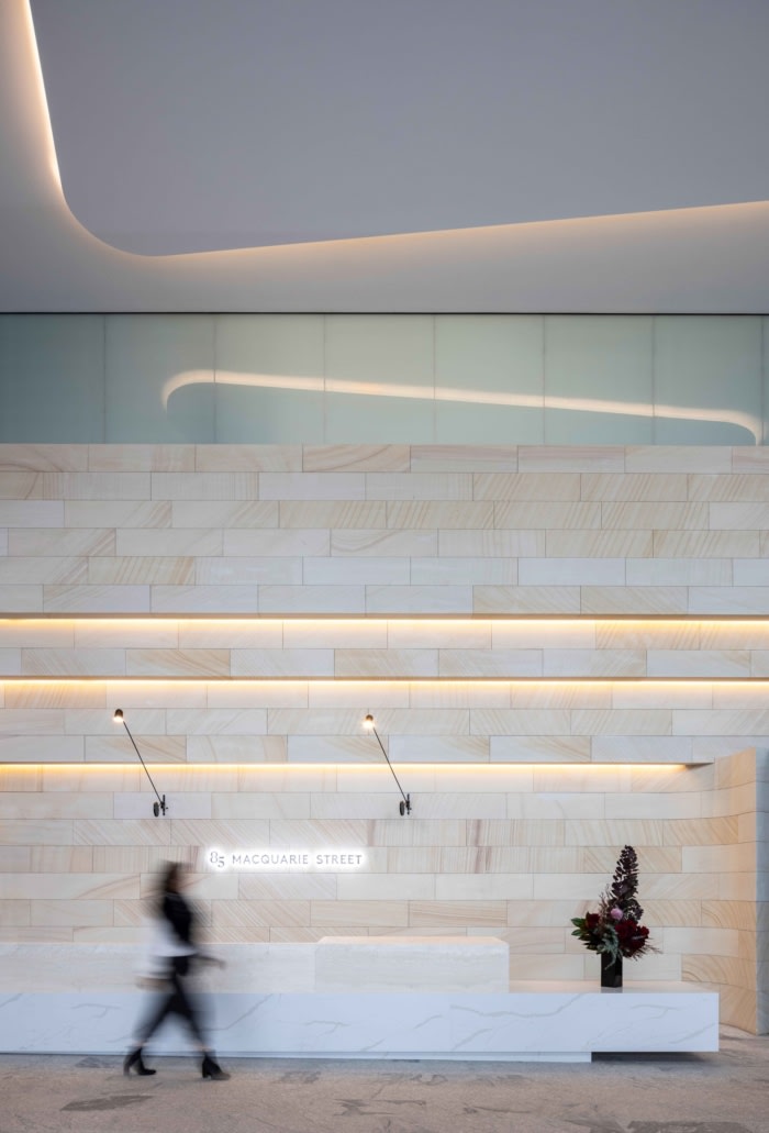 办公室设计装修：动感的立面从相邻遗产建筑的基准面中汲取灵感