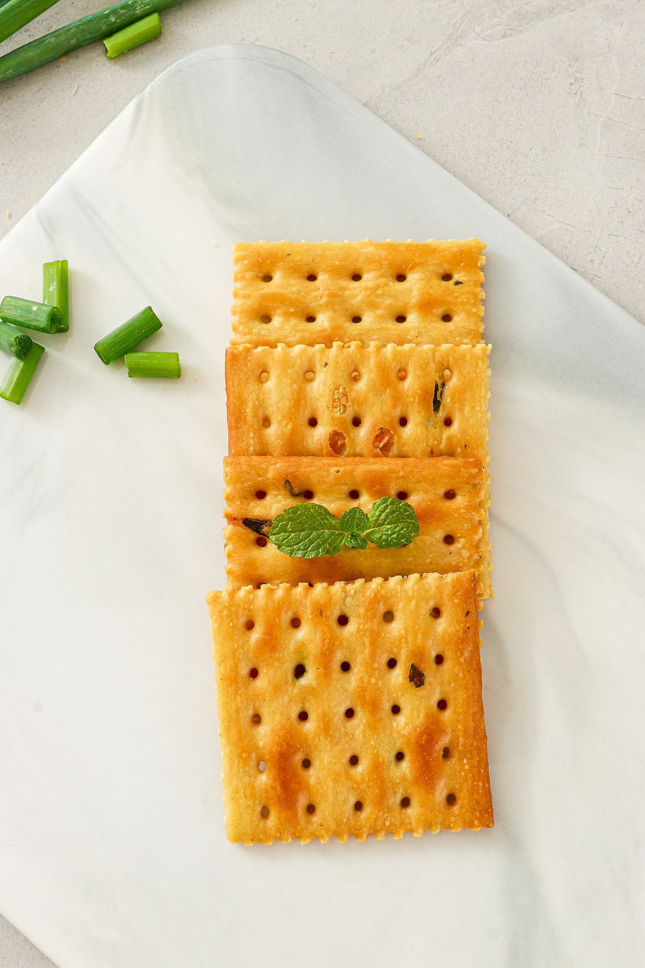 香葱苏打饼干葱香咸味零食薄脆饼干 葱花饼 202004