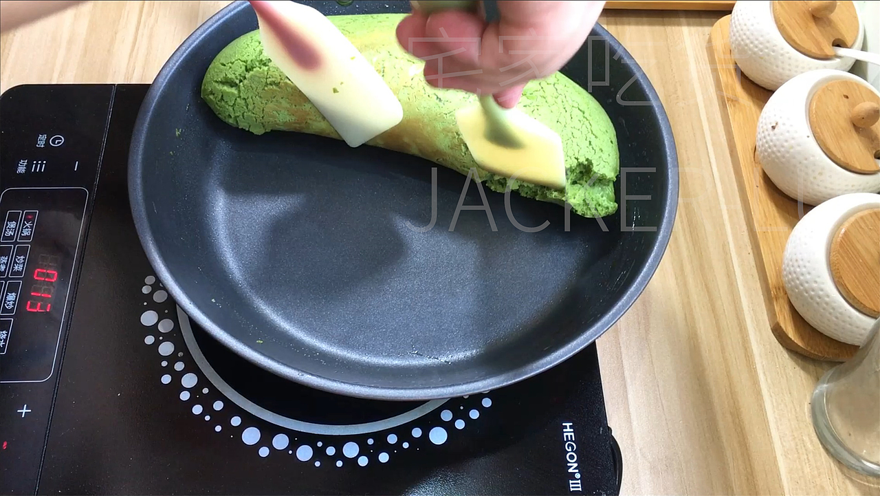 抹茶红豆松饼,抹茶清香与红豆甜蜜,寻找美好滋味。