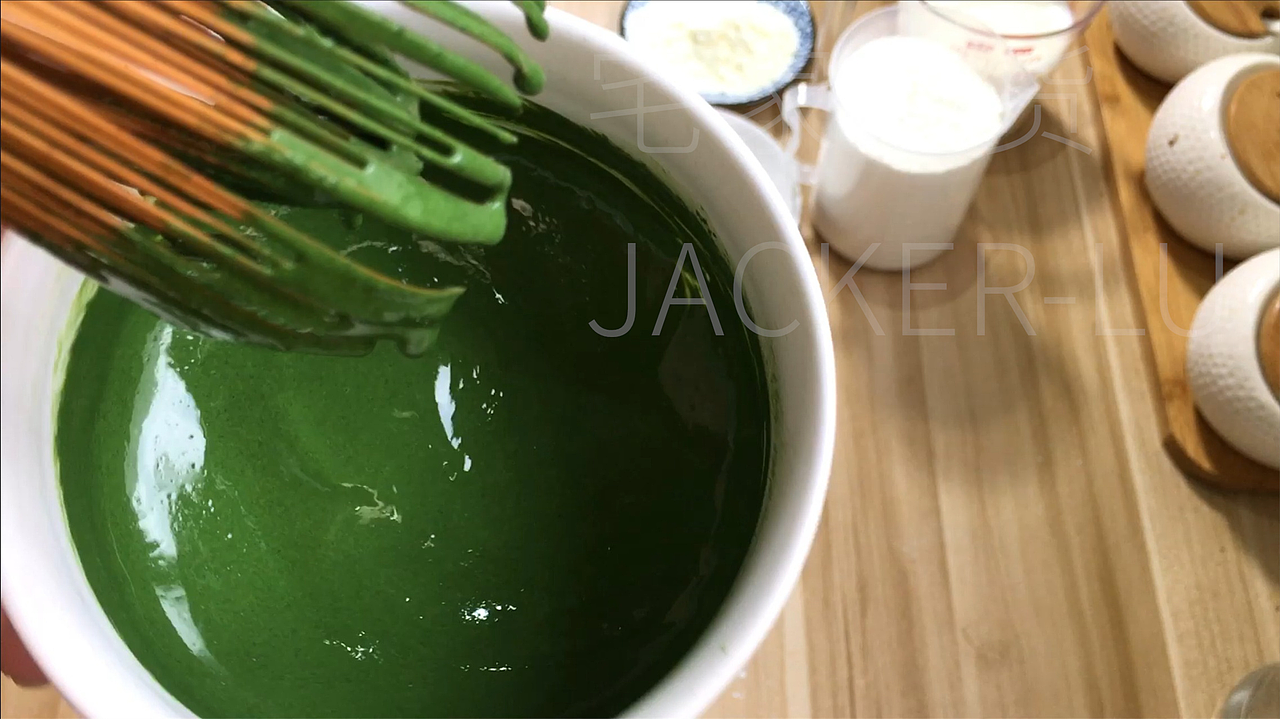 抹茶红豆松饼,抹茶清香与红豆甜蜜,寻找美好滋味。