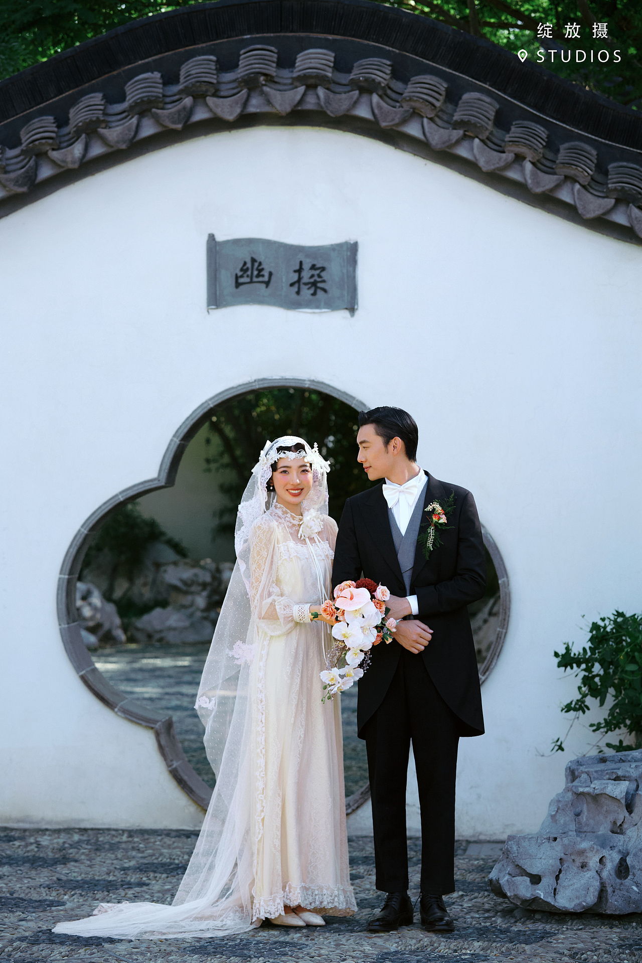 在北京拍的民国风园林婚纱照，太有氛围感啦~~~（图ZMzc1Mjg3MDky） - 婚礼摄影 - 站酷设计师绽放摄胶片摄影原创素材 - 站酷ZCOOL