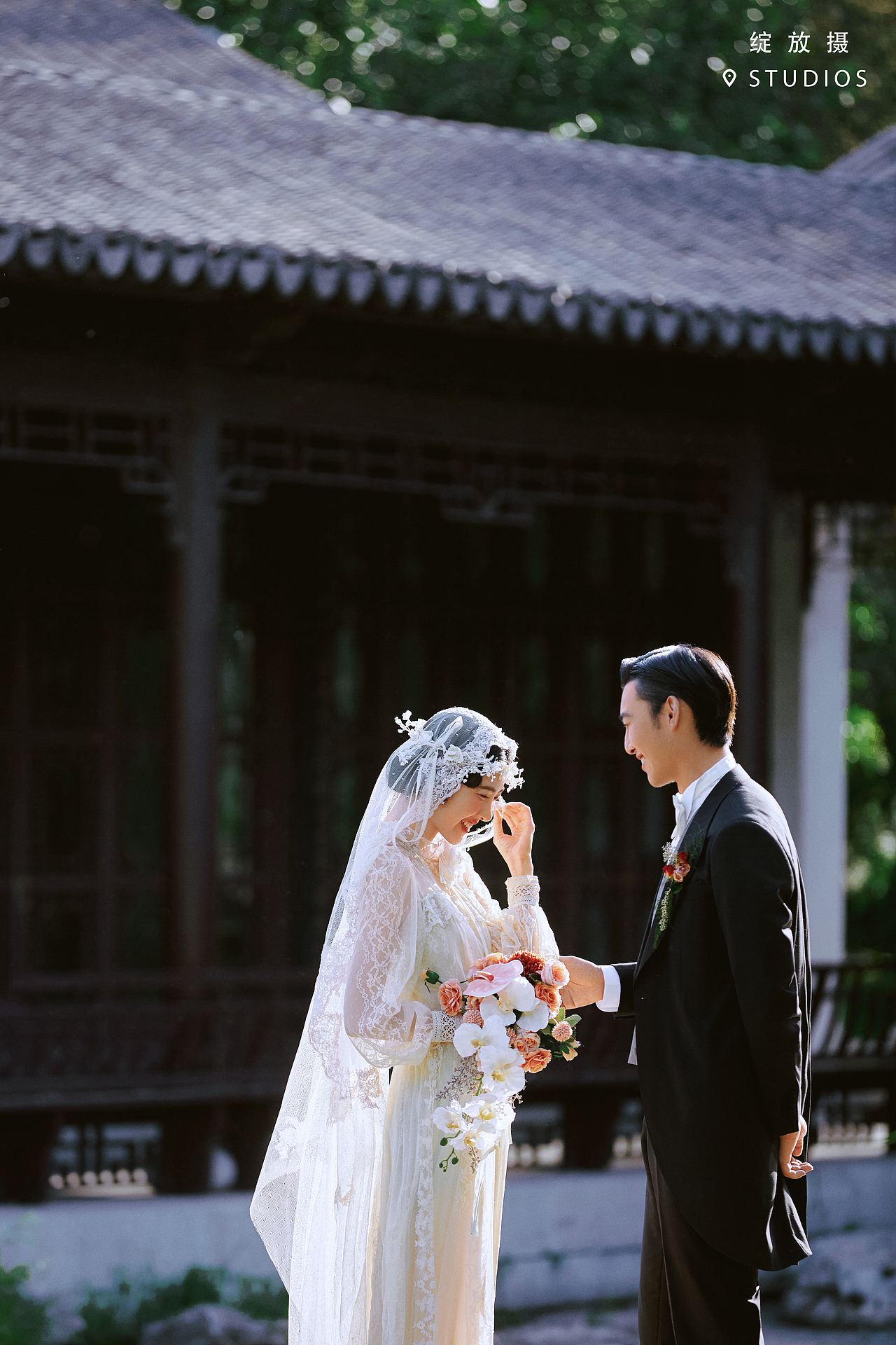 在北京拍的民国风园林婚纱照，太有氛围感啦~~~（图ZMzc1Mjg3MTQ4） - 婚礼摄影 - 站酷设计师绽放摄胶片摄影原创素材 - 站酷ZCOOL