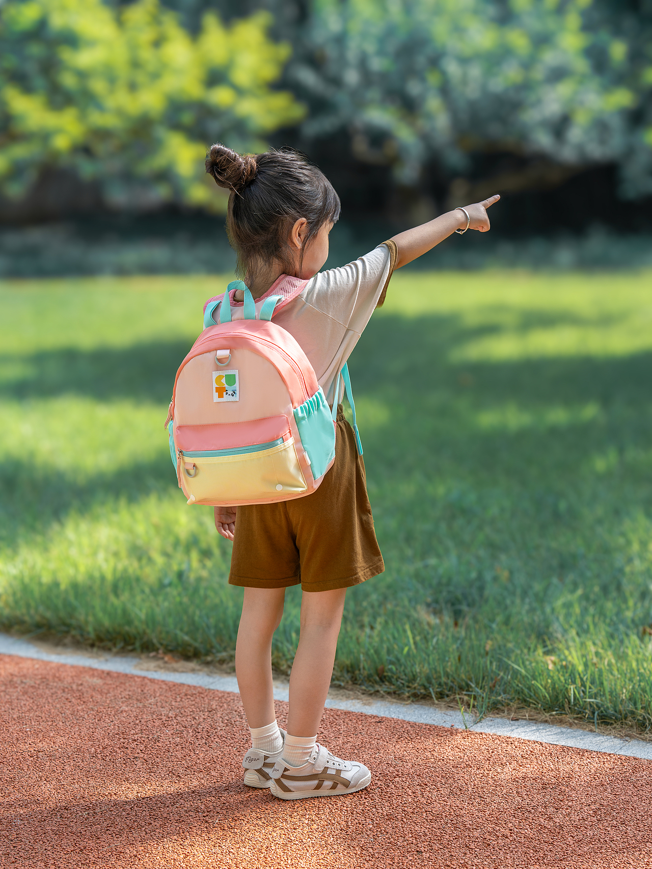 儿童书包-创意拍摄（图ZMzc1Mzk1MDIw） - 产品摄影 - 站酷设计师甯宇原创素材 - 站酷ZCOOL