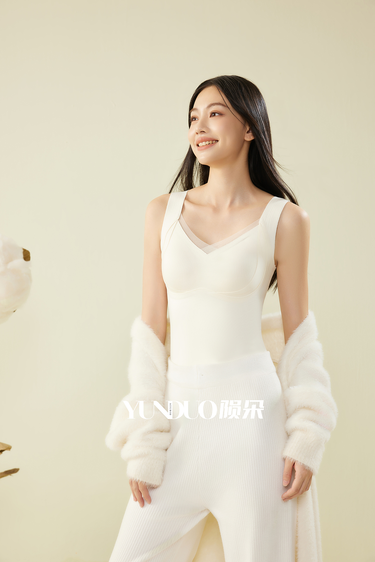 舒适背心 打底背心 保暖背心聚拢背心拍摄案例