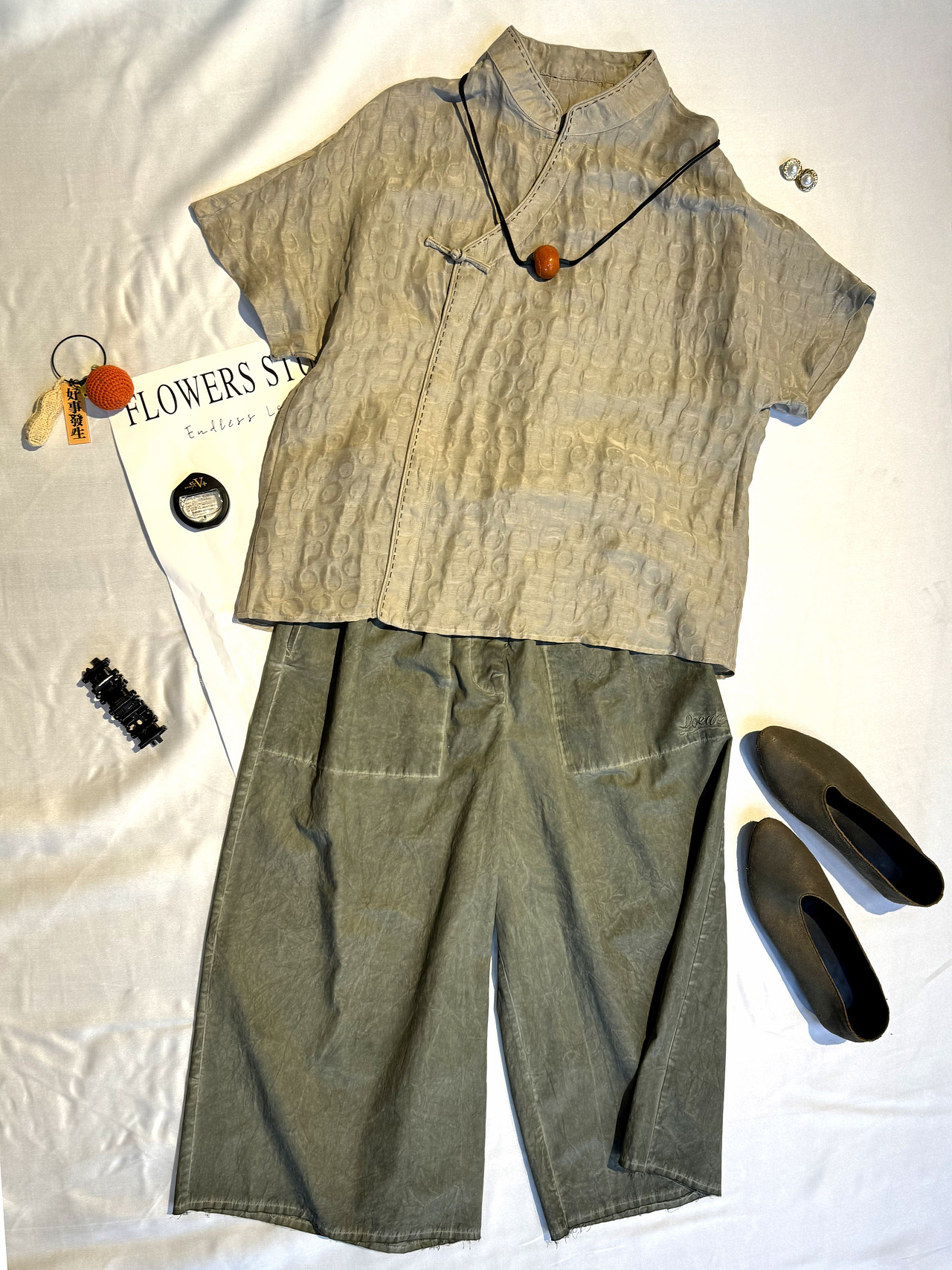 平铺搭配拍摄（图ZMzc1NDA0MjI0） - 其他平面 - 站酷设计师你们管我叫啥原创素材 - 站酷ZCOOL