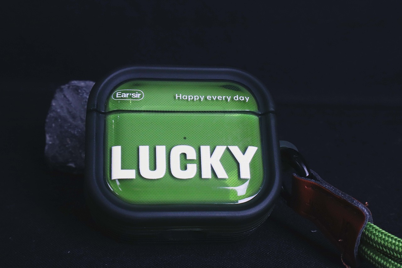 耳机（图ZMzc1NTM5ODk2） - 产品摄影 - 站酷设计师迷人的小张原创素材 - 站酷ZCOOL