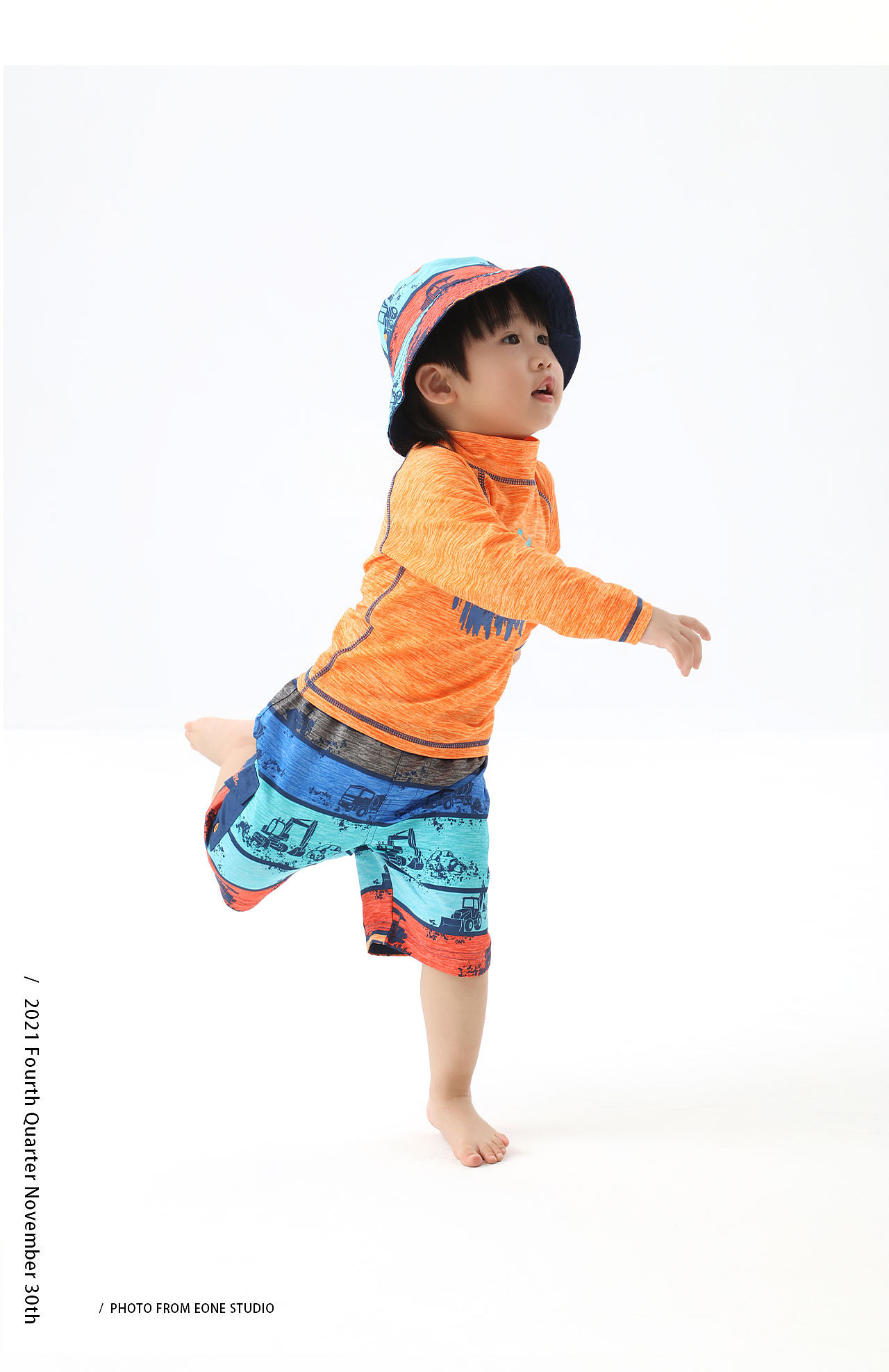 鞋服用品|儿童泳衣 & 壹万视觉