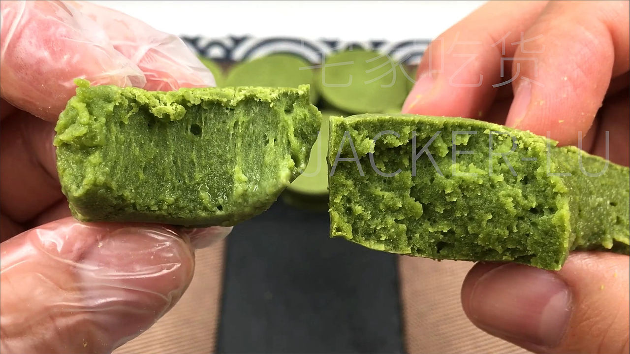 抹香糯米糕,软糯香甜的口感瞬间在味蕾间绽放。