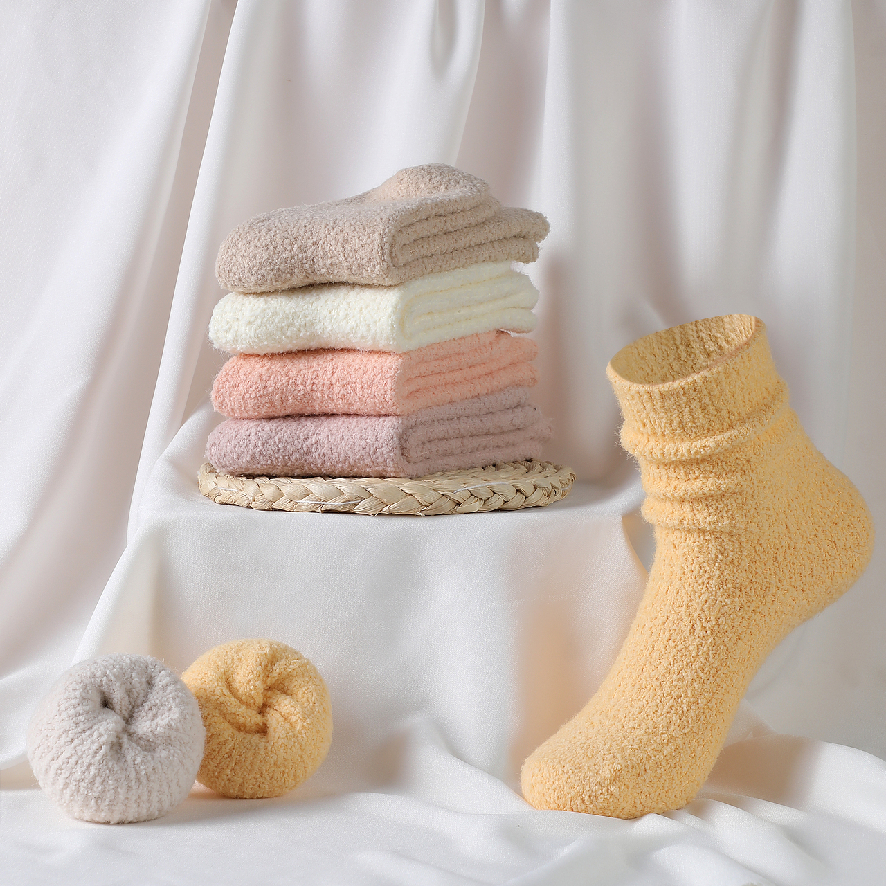 女士袜子|毛绒袜子|本名红袜|圣诞袜（图ZMzc1NjI1NjU2） - 产品摄影 - 站酷设计师保温杯配可乐原创素材 - 站酷ZCOOL