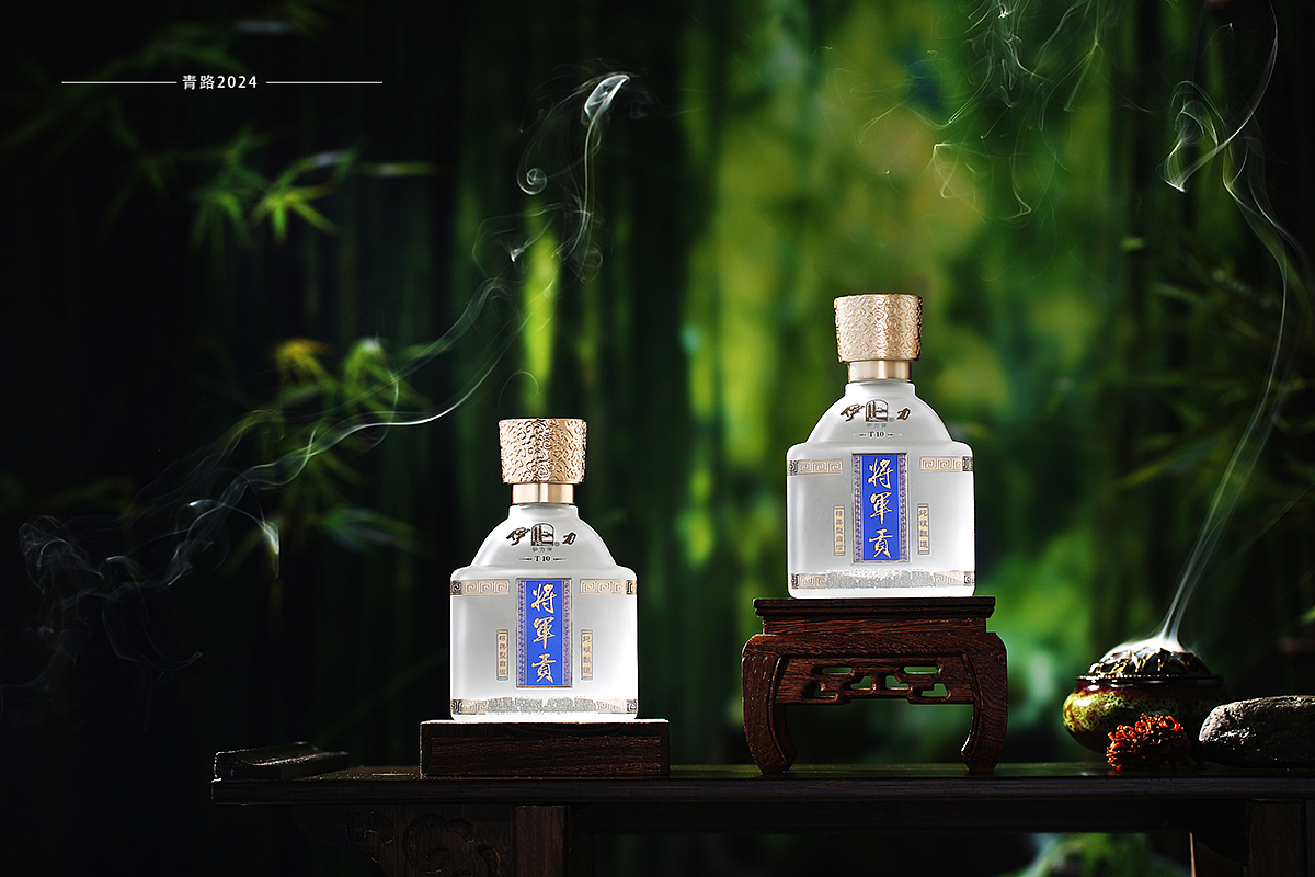 白酒摄影 | 新疆伊力将军贡T10磨砂瓶