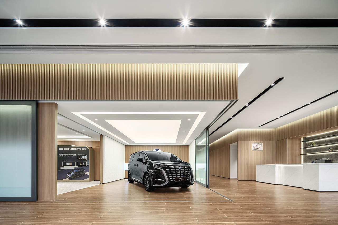 比亚迪腾势⾹港九⻰旗舰店