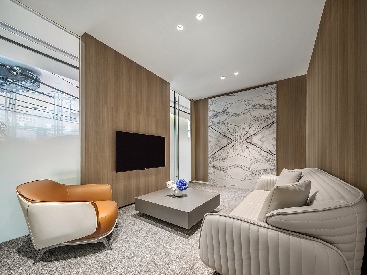 比亚迪腾势⾹港九⻰旗舰店