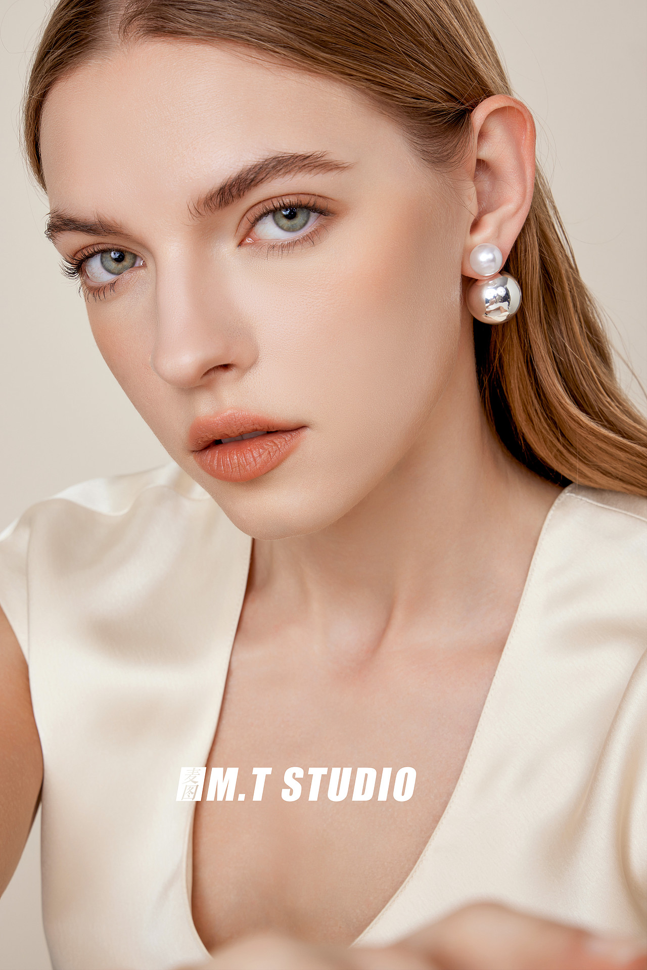 产品拍摄 珠宝饰品耳饰外模拍摄 高级首饰耳环外模拍摄（图ZMzc1NzMwMjk2） - 人像摄影 - 站酷设计师义乌麦图摄影官网原创素材 - 站酷ZCOOL