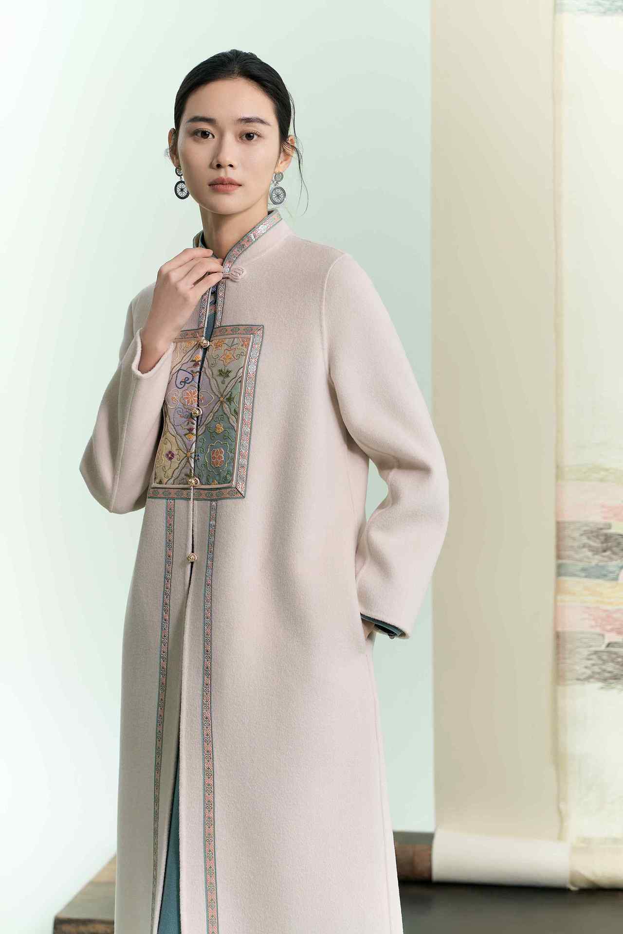 F8 商业拍摄 | 衡韵雅序 2024 AW 形象大片（图ZMzc1NzY1NDc2） - 人像摄影 - 站酷设计师F8StudioSZ原创素材 - 站酷ZCOOL