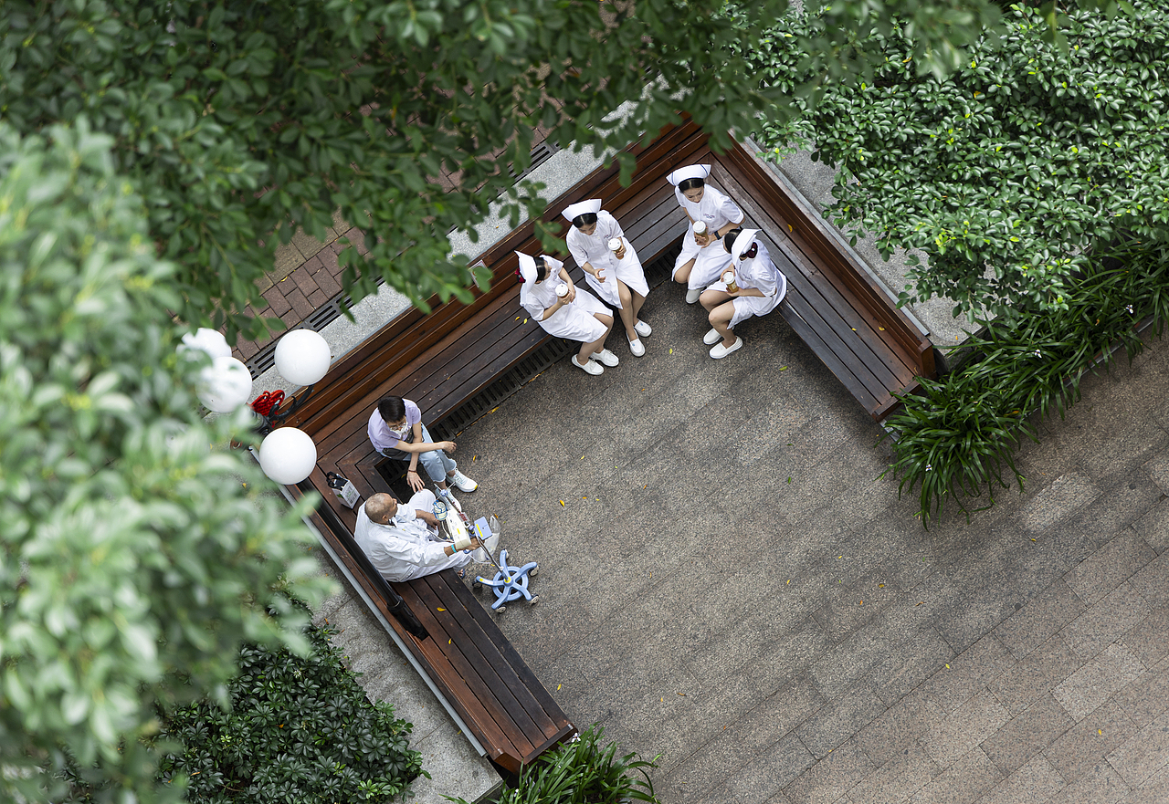 「建筑摄影」疗愈环境 广州第一人民医院外部公共空间