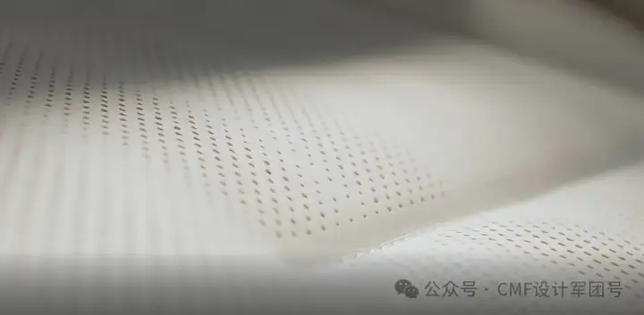 阿维塔012全球首秀,液态金属色车身,内外饰设计赏析