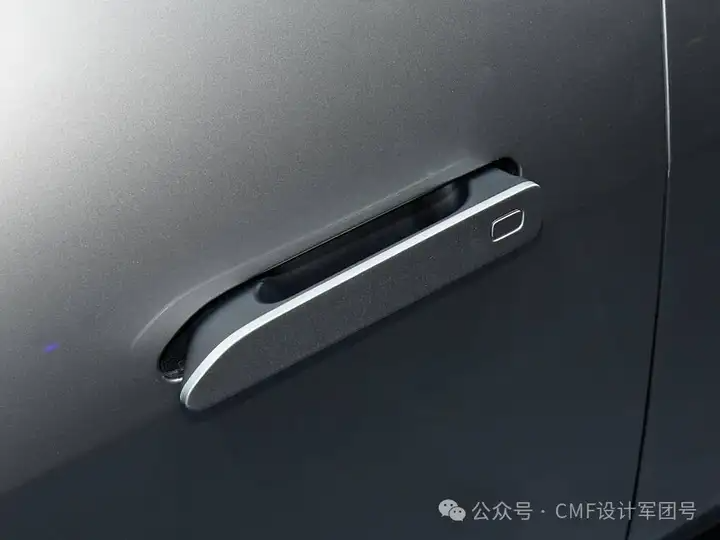 阿维塔012全球首秀,液态金属色车身,内外饰设计赏析