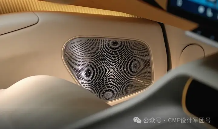 阿维塔012全球首秀,液态金属色车身,内外饰设计赏析