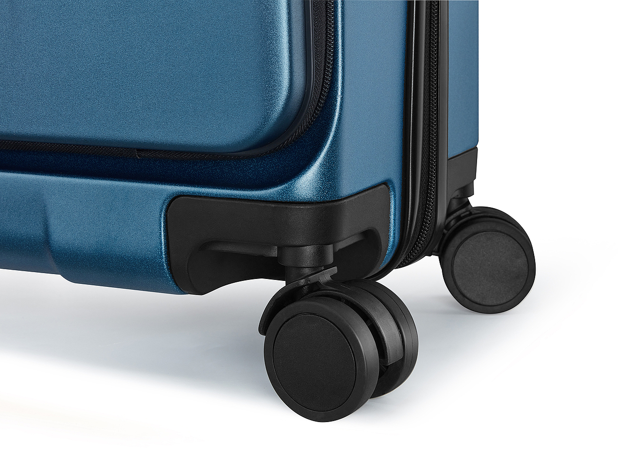 近期拉杆箱产品白底图拍摄案例