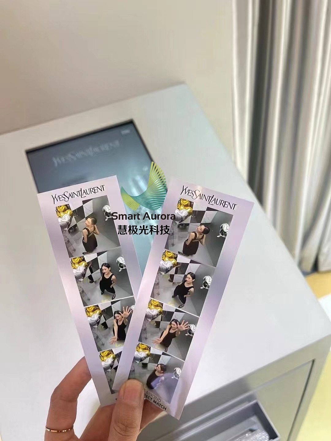 商場(chǎng)俯拍大頭貼 暖場(chǎng)互動(dòng)裝置 定制拍照交互裝置（圖ZMzc1ODY0NzA4） - 人文/紀(jì)實(shí)攝影 - 站酷設(shè)計(jì)師極栩智能科技原創(chuàng)素材 - 站酷ZCOOL